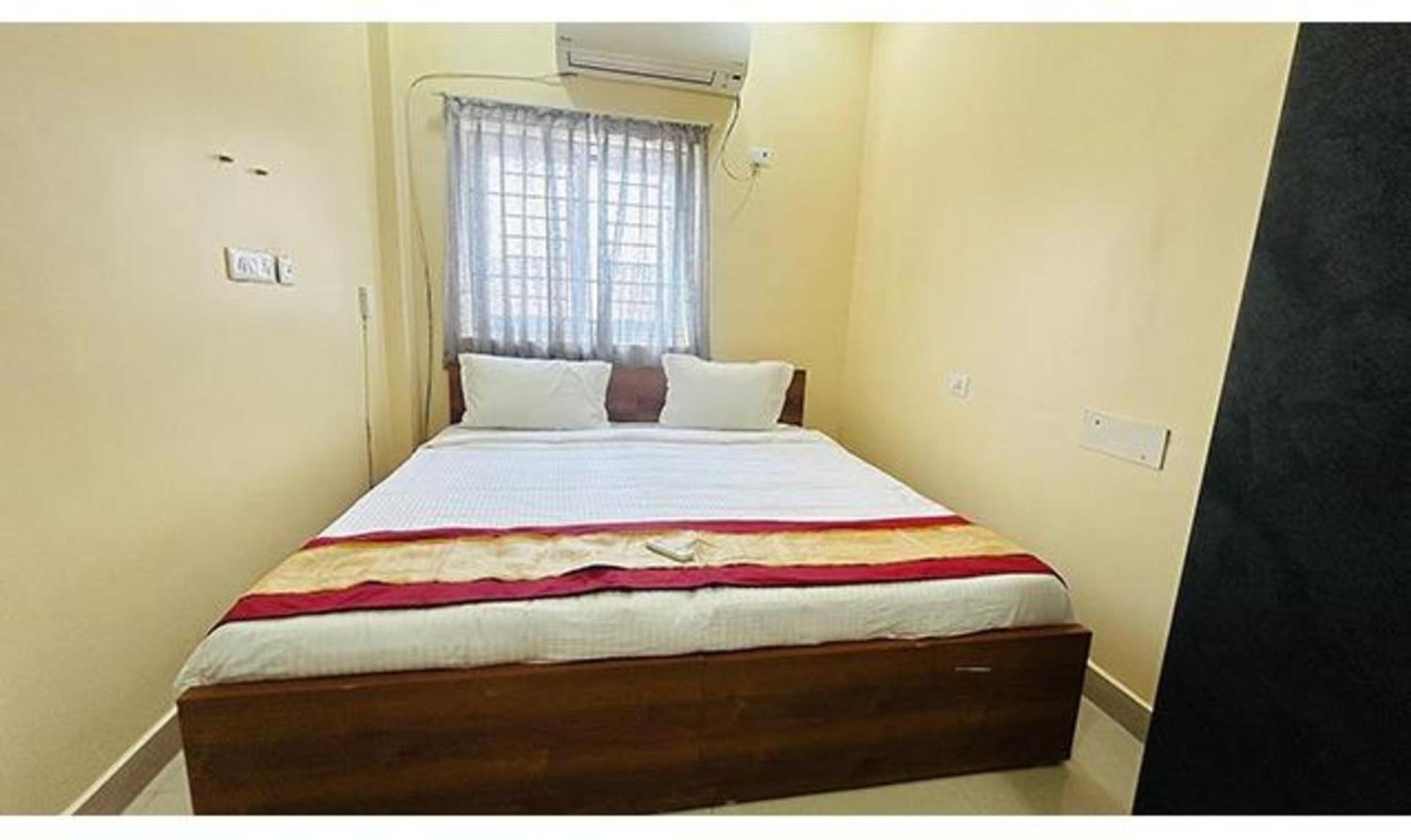 Hotel Fabhotel Neethu Residency I